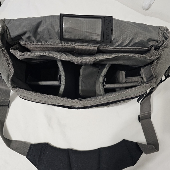 Tenba Camera Messenger Bag Gray Padded DSLR Gear Travel Bag Adjustable Strap - Picture 5 of 8